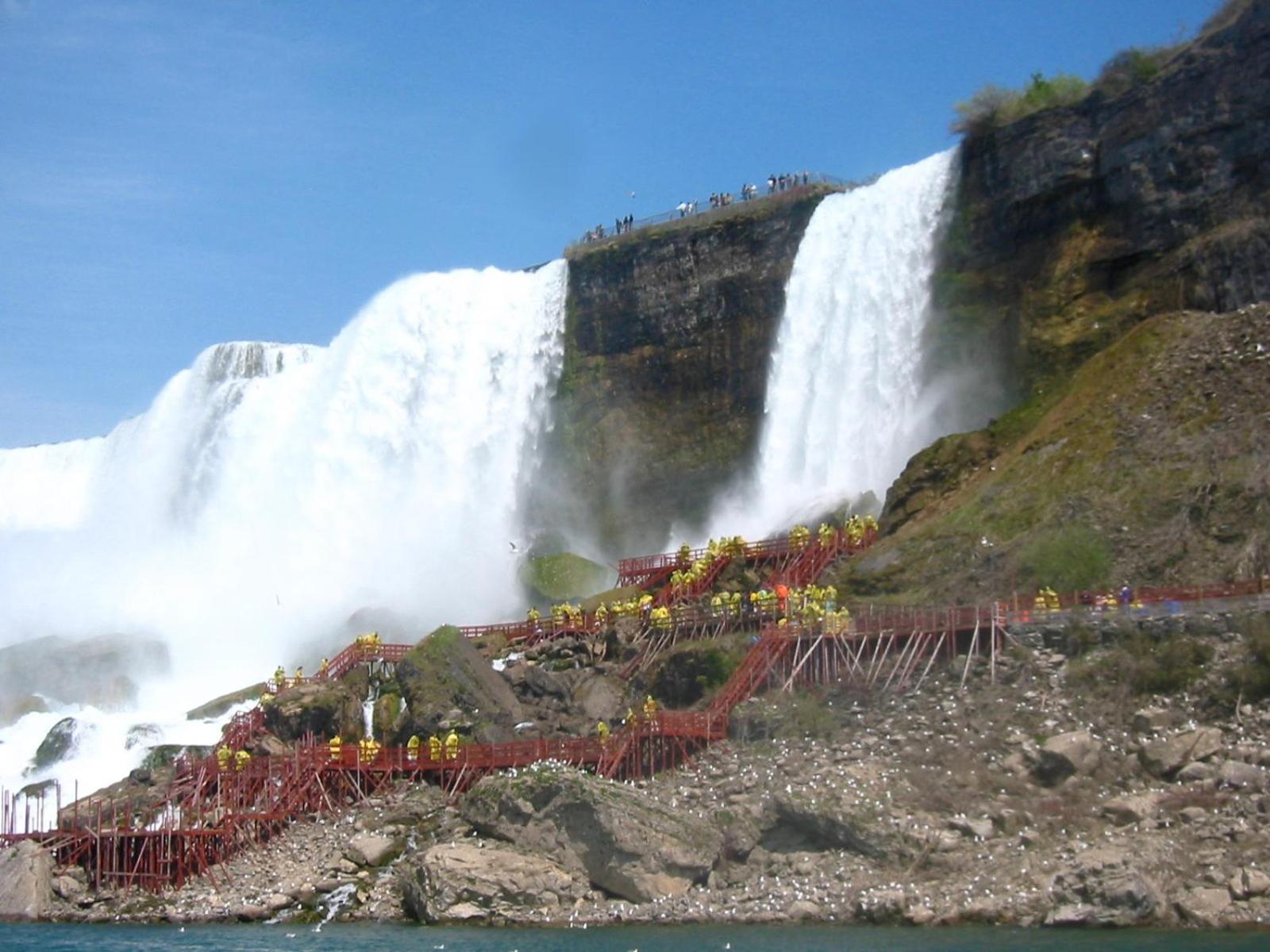 Wanderfalls Guesthouse & Hostel ไนแอการาฟอลส์ ภายนอก รูปภาพ